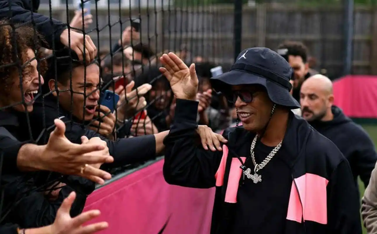 球员之间默 球员之间默